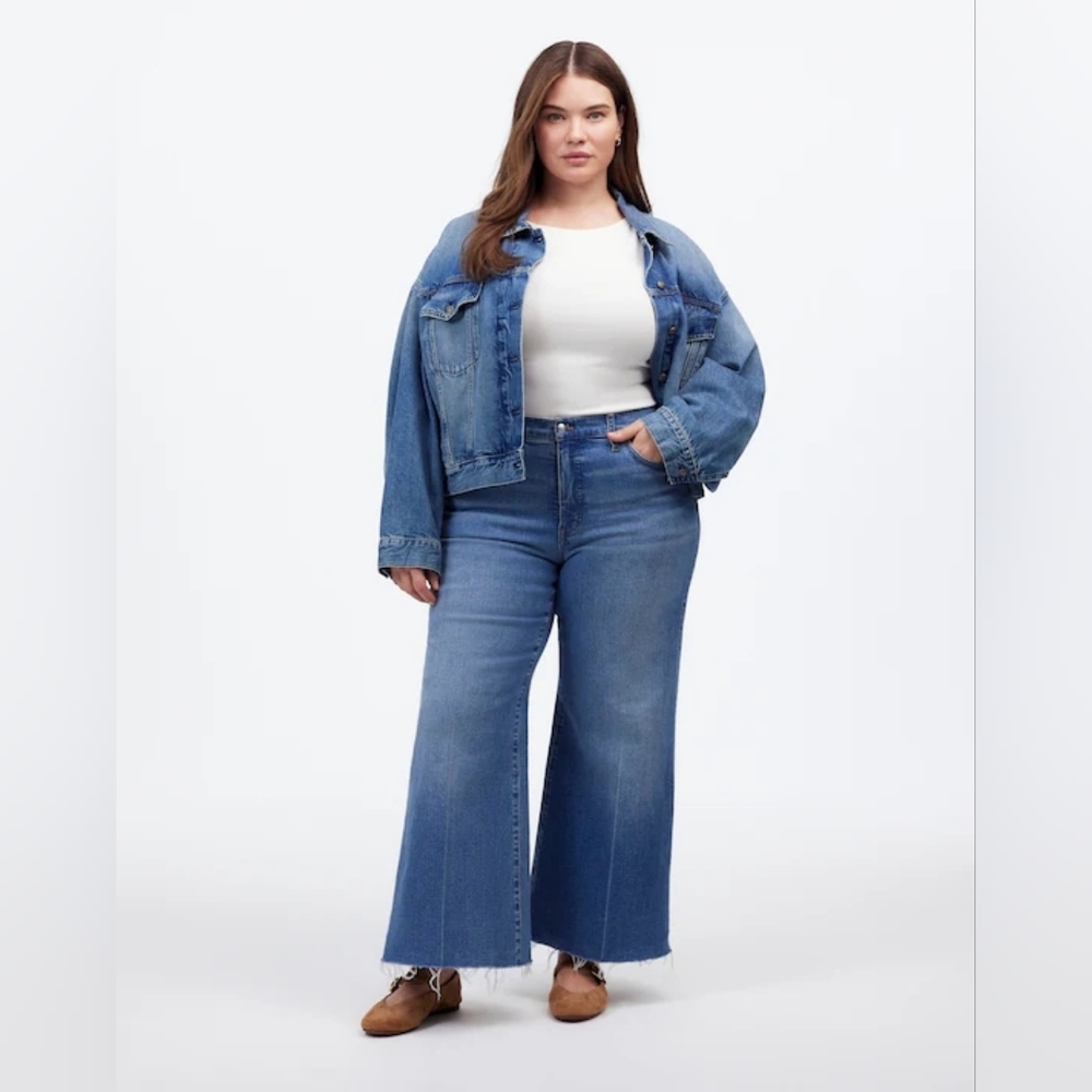 Madewell Plus Flared Wide-Leg Crop Jeans in Oneida Wash